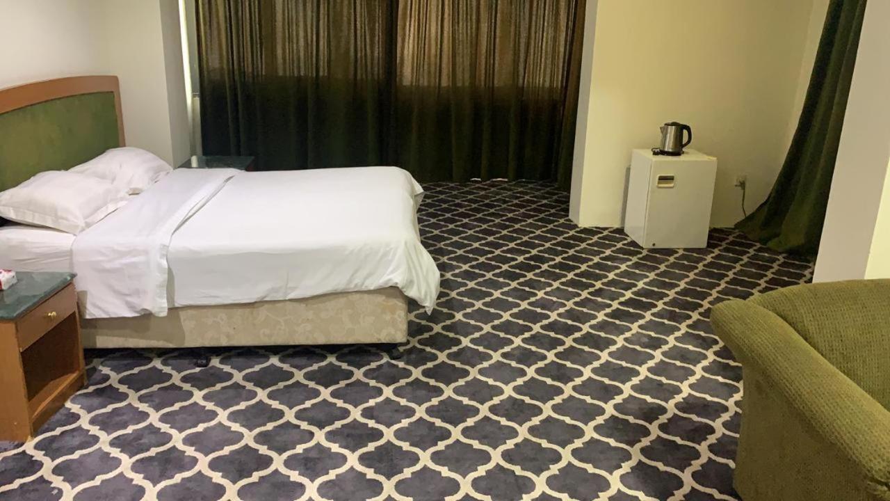 Al Aziziyah Hotel And Suites Khamis Mushait Exterior foto